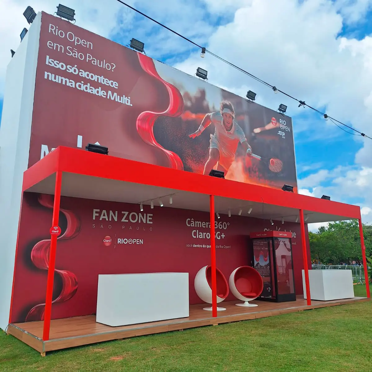 Poltrona Ball Chair no Parque Villa Lobos em São Paulo
